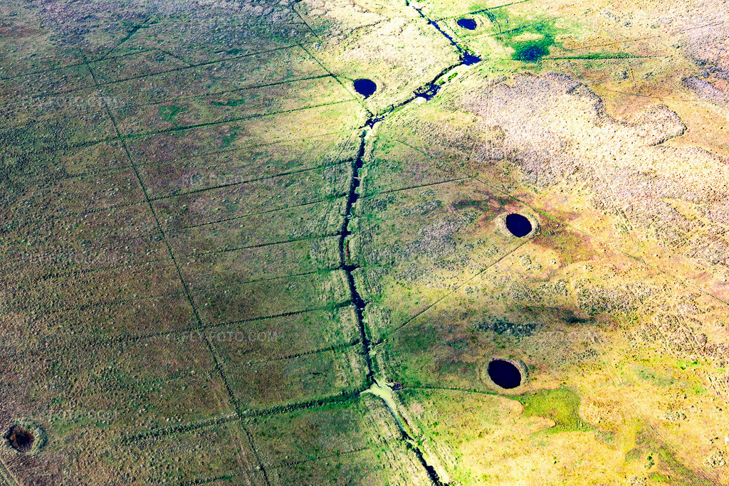 Aerial view: Drainage of peat fields on the North Sea island of Fanø in Fanø in the state South Denmark, Denmark.Photo: IMG_118567.jpg taken on 09/21/2019 by Werner Riehm/FLY-FOTO.comResolution of the original: 5472 x 3648 px