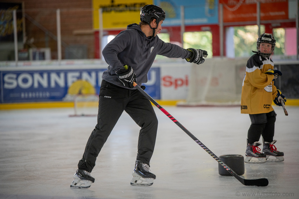 2025-09JP Hockey-Camp-Widnau-307 | "Fussifoto.com – Ihr Ansprechpartner für hochwertige Fotografie! Entdecken Sie kreative Bilder und professionelle Dienstleistungen. Kontaktieren Sie uns für Ihre Projekte!"