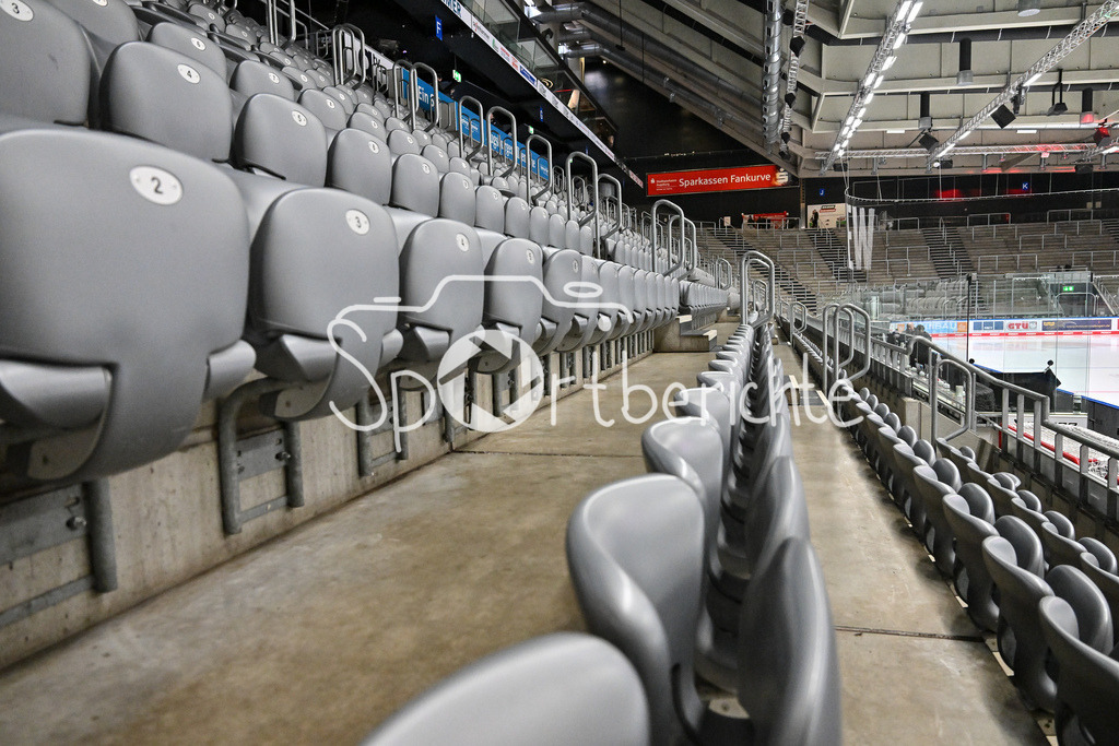 Augsburger Panther - Kölner Haie | Das innere des Curt Frenzel Stadions vor der Partie zwischen Augsburg und Koeln / Sitzplaetze / Symbolbild / Stadion / Arena / Sitzschalen / DEL: Augsburger Panther - Koelner Haie, Curt Frenzel Stadion am 02.03.2025