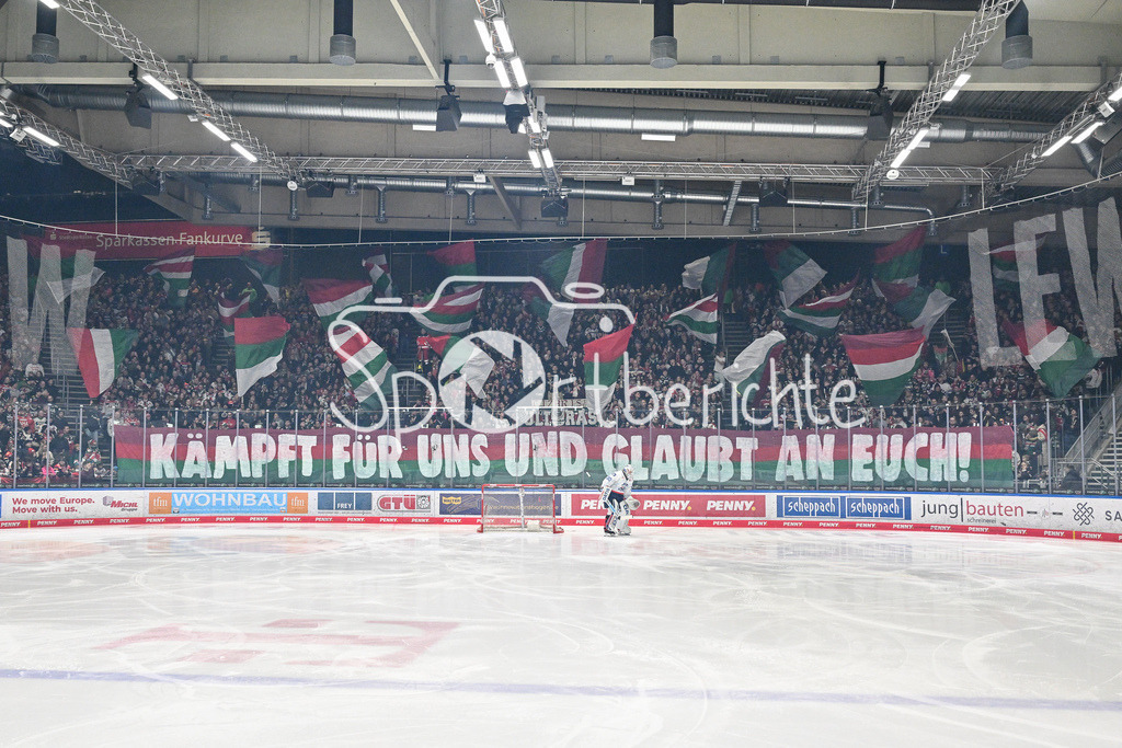 Augsburger Panther - Adler Mannheim | Die Fans der Panther haben eine Choreo zu Spielbeginn vorbereitet / DEL: Augsburger Panther - Adler Mannheim, Curt Frenzel Stadion am 16.02.2025