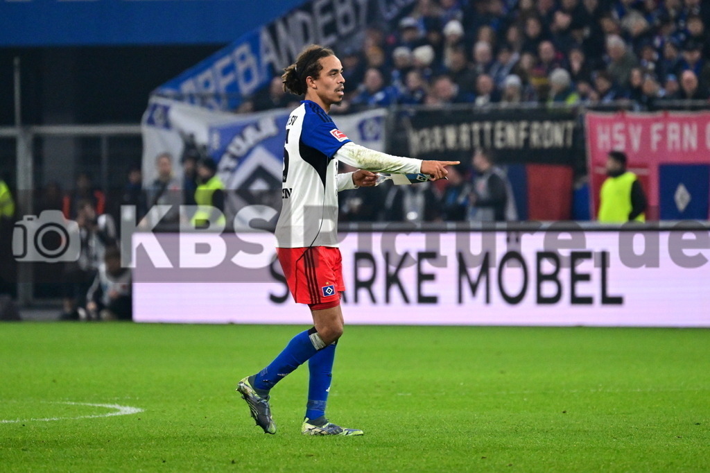 KBS Picture_HSV-Dortmund_059 | Poulsen Yussuf (HSV) geht vom Platz ,Sportplatz :  Volksparkstadion, - Realisiert mit Pictrs.com