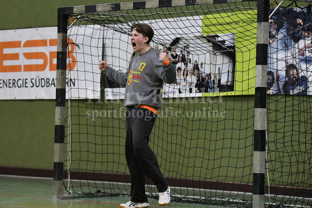 SSG Metten :  TSV 1861 Mainburg  | Max Bürger (Tormann SSG Metten #17) - Realisiert mit Pictrs.com