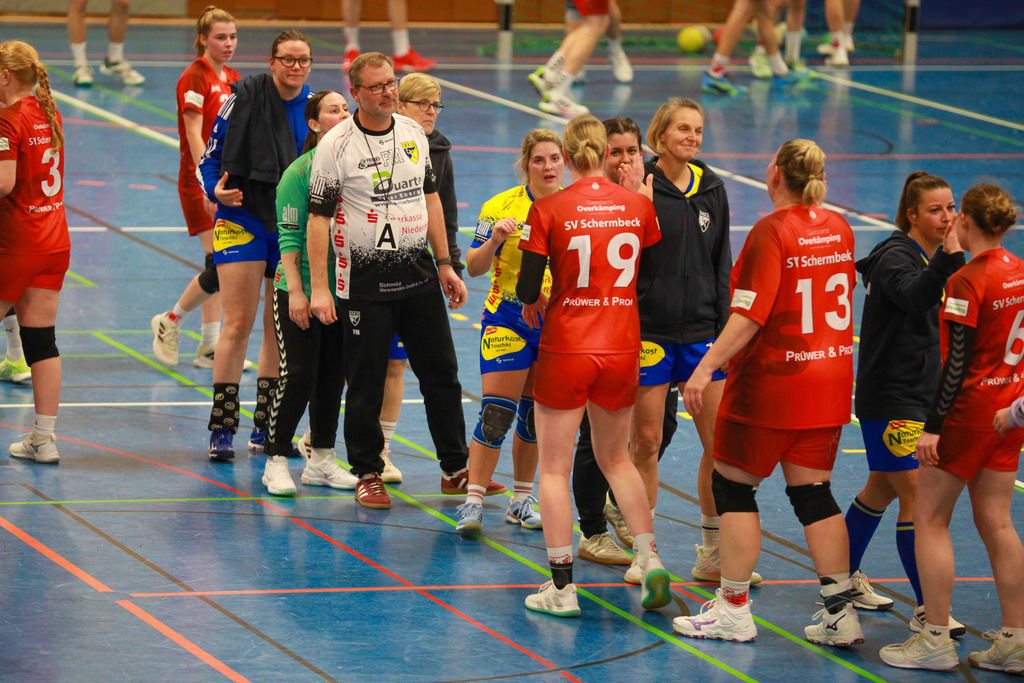 SvSchermbeck_SVN_061225_181 | Bildergalerie von Sport-Ereignissen aber auch von weiteren spannenden Dingen - nicht nur vom Niederrhein. In Anlehnung an den bekannten Spruch von Hanns Dieter Hüsch heißt das Motto: "Niederrhein ist überall".  - Realisiert mit Pictrs.com