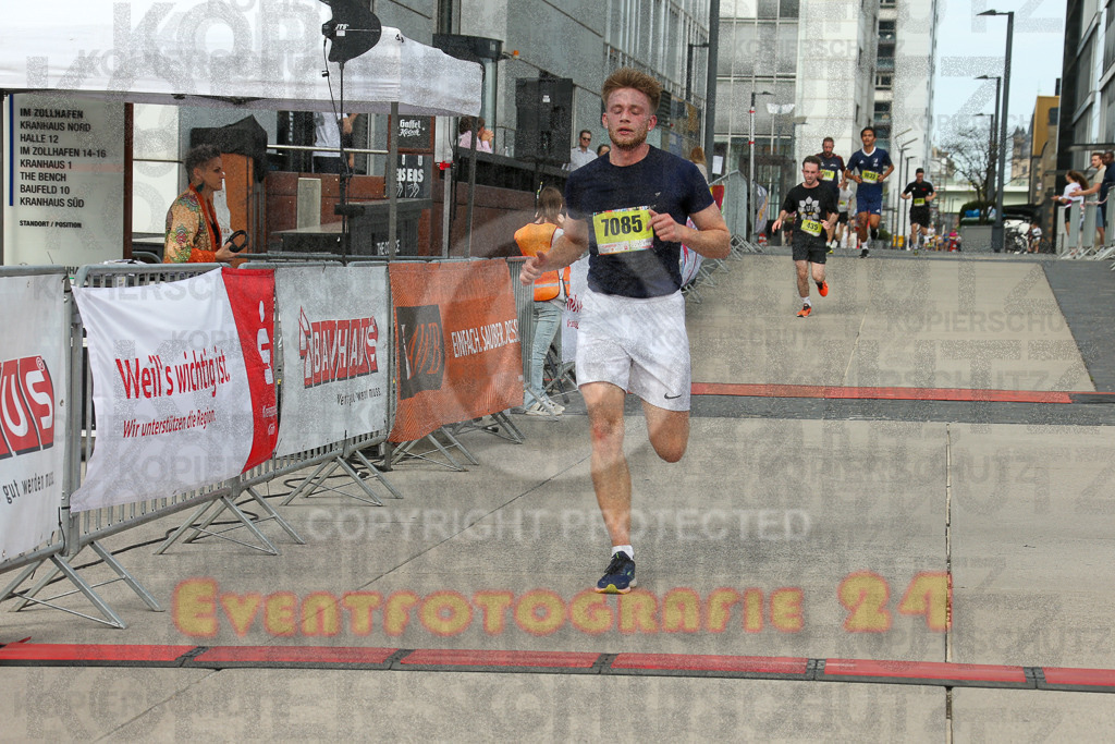 250920_1324_EX1_4338 | Sportfotografie im Rhein-Sieg Kreis, Köln, Bonn, NRW, Rheinland Pfalz, Hessen, etc. Unser Tätigkeitsfeld umfasst den Laufsport vom Volkslauf über den Marathon, Duathlon, Triathon bis zum Ultralauf wie Kölnpfad Ultra oder Schindertrail.