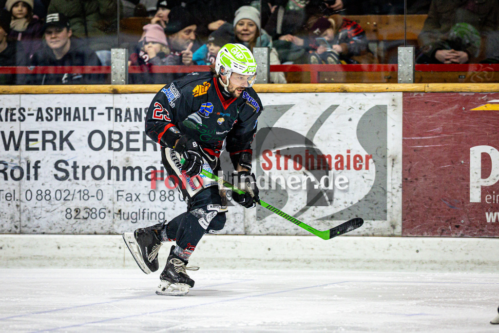 Peißenberg MINERS gegen EV Dingolfing ISAR RATS | Eishockey Bayernliga 2025/26 Vorrunde 28. Spieltag, Peißenberg MINERS gegen EV Dingolfing ISAR RATS, 20260118,Dejan VOGL (MINERS 23) in Aktion, Freisteller,2026-01-18 in Peißenberg (flatbuy Arena Peißenberg), Dejan VOGL (MINERS 23)Copyright: WolfgangxLindner www.foto-lindner.de