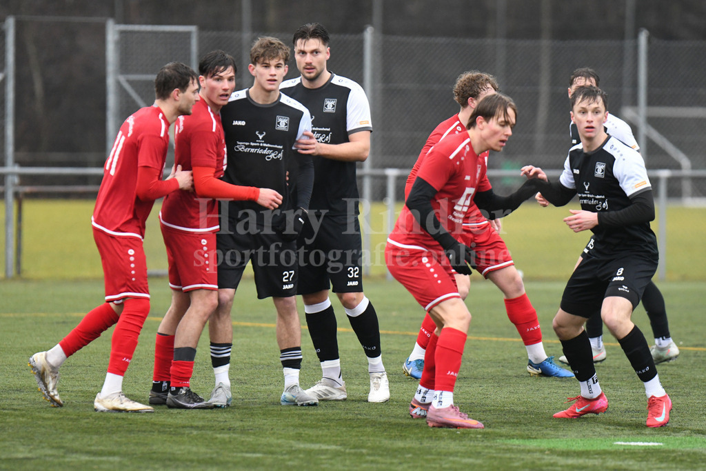 Testspiel SpVgg GW Deggendorf : TV Schierling | Felix Rem (SpVgg GW Deggendorf #27) eigene Jugend und Alexander Sperl (SpVgg GW Deggendorf #32) und Samuel Langen (SpVgg GW Deggendorf #8) eigene U19 - Realisiert mit Pictrs.com