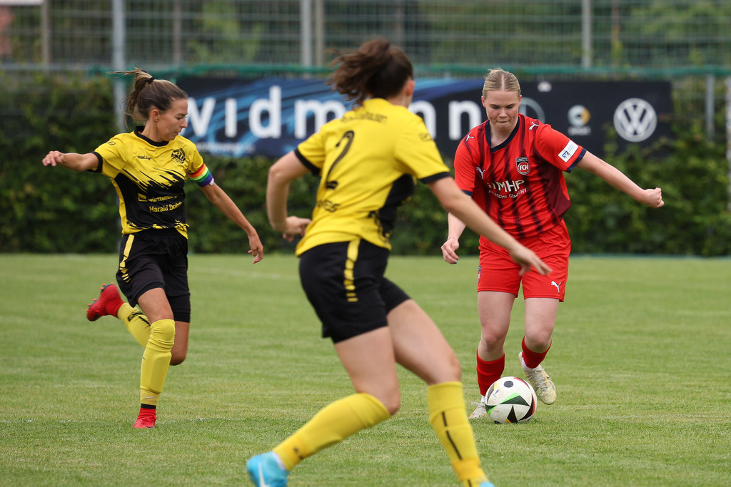 Fußball I FRAUEN I Saison 2025-2026 I Freundschaftsspiel I SGM Ebnat-Waldhausen - 1FC Heidenheim 1846 2 I_250823_1902 | Fotopresso – Sportfotografie in Heidenheim & Umgebung. Professionelle Sportfotografie für unvergessliche Momente. Dynamische Action-Shots, emotionale Szenen & hochwertige Bilder. - Realisiert mit Pictrs.com