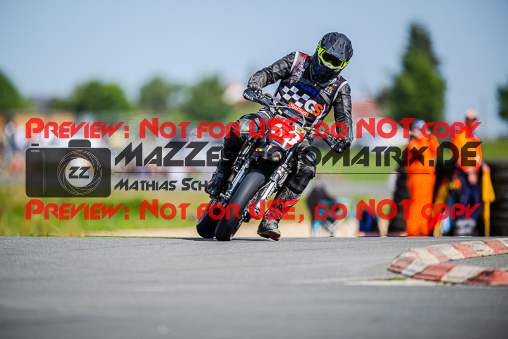 MaZZes_FotoMatrix_220903_3838 | S3