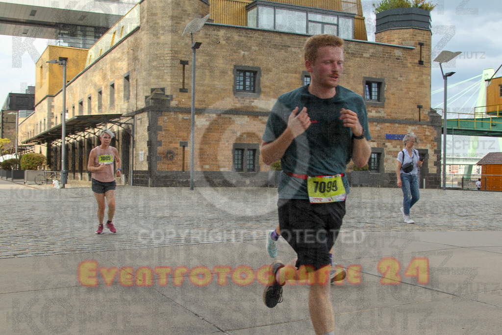 250920_1522_EV4_8635 | Sportfotografie im Rhein-Sieg Kreis, Köln, Bonn, NRW, Rheinland Pfalz, Hessen, etc. Unser Tätigkeitsfeld umfasst den Laufsport vom Volkslauf über den Marathon, Duathlon, Triathon bis zum Ultralauf wie Kölnpfad Ultra oder Schindertrail.