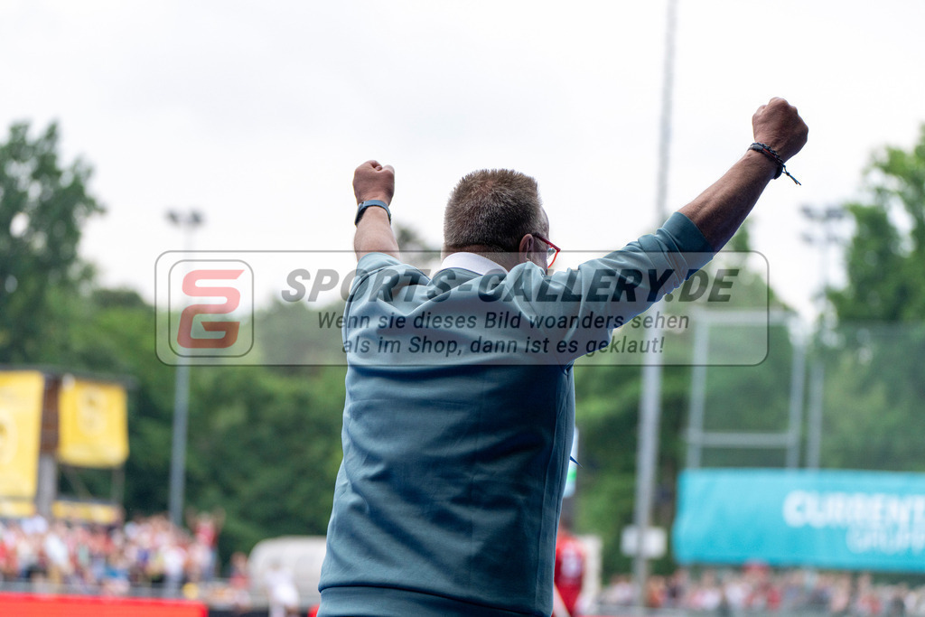Final4_20250601-1510-HK108686 | Krefeld, Deutschland, 01.06.2025:  Feldhockey Final4 2025 – „Deutsche Feldhockey-Meisterschaften 2025“ Crefelder HTC - Rot-Weiss Köln (Finale Herren) im Gerd-Wellen-Hockeyanlage am 01.06.2025 in Krefeld, Deutschland. (Foto von Kramhöller/Fehrmann/Kaste)Krefeld, Germany, 01.06.2025: Feldhockey Final4 2025 – „Deutsche Feldhockey-Meisterschaften 2025“ Harvestehuder HTC - Düsseldorfer HC (Finale Damen) in Gerd-Wellen-Hockeyanlage at 01.06.2025 in Krefeld, Deutschland. (Foto from Kramhöller/Fehrmann/Kaste)