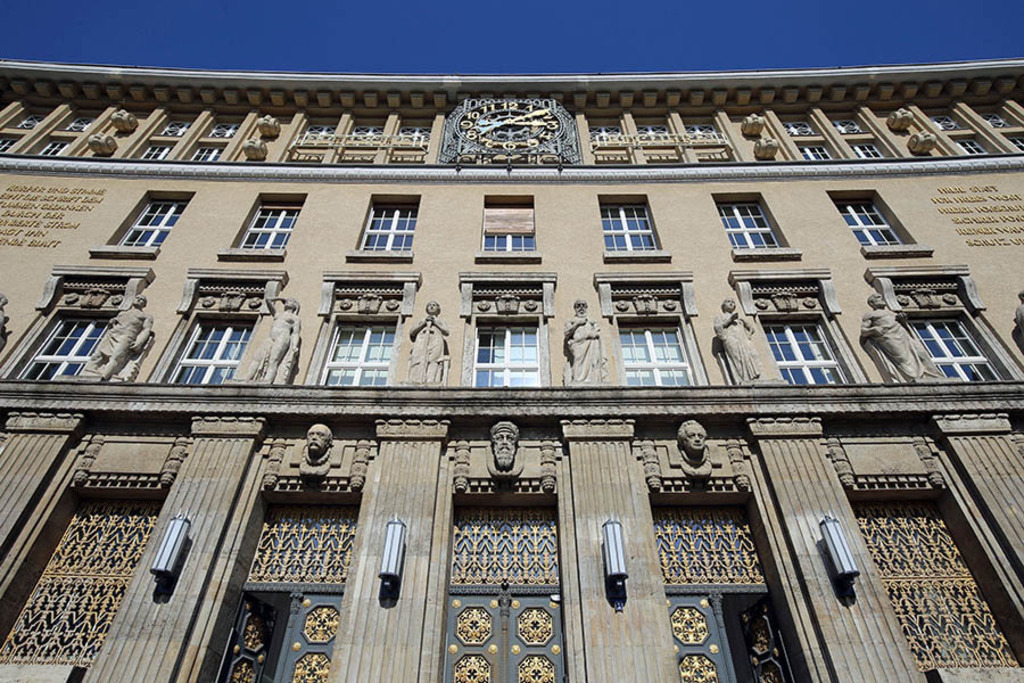 Bildlexikon Leipzig - Deutsche Nationalbibliothek | Das Team hinter BILDLEXIKON LEIPZIG bündelt historische wie aktuelle Informationen über die Stadt Leipzig in Text und Bild auf einer Plattform und stellt diese der interessierten Öffentlichkeit zur Verfügung.