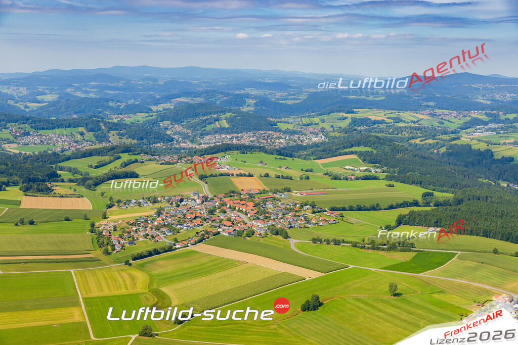 Schöne Luftaufnahme als Geschenk in Neudorf Grafenau - Die Luftbildaufnahme wurde 2025 vom UL-Flugzeug heraus erstellt ( keine Drohne ) - Hochauflösende Luftaufnahme -Nicht vergleichbar mit Google Maps oder Satelittenbilder- Die Geschenkidee !Mit Lizenz und Bildrechte bestellbar