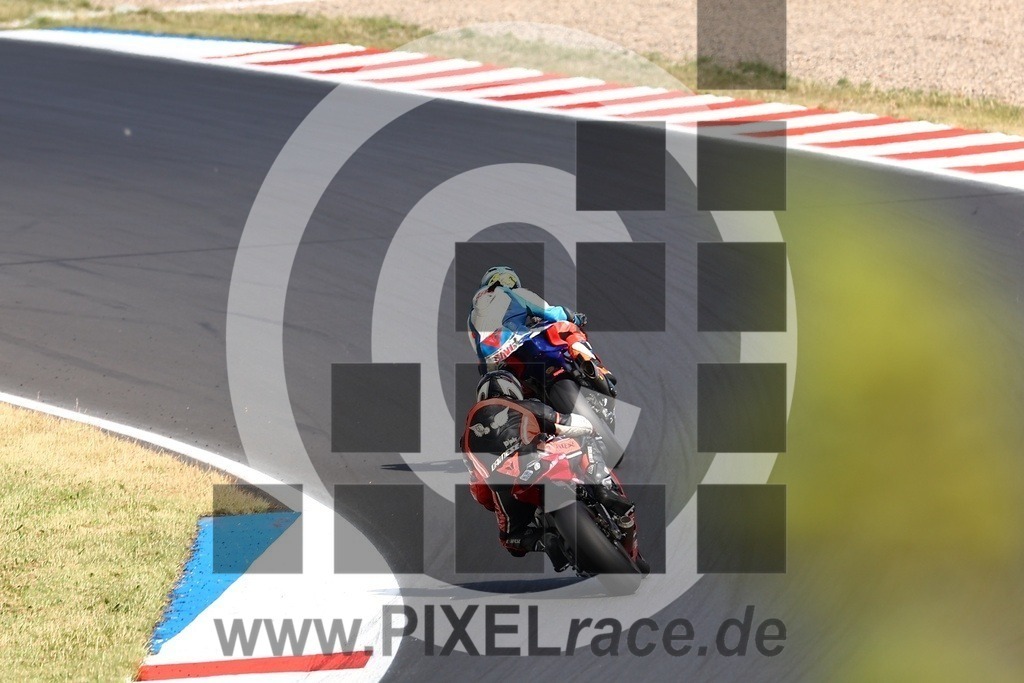 0889-20240724_02329 | Schöne Erinnerungen an spannende Momente - das festzuhalten ist unser Job. PIXELrace.de ist seit 2003 auf den Rennstrecken Europas unterwegs um die Action draußen beim Fahren und die wunderbare Stimmung imm Fahrerlager für euch einzufangen.