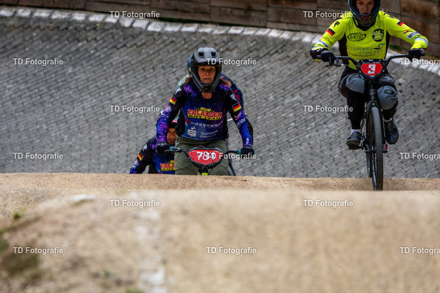 BayBMX2026-06668 | Fotogalerie von Thomas Dettweiler mit Eventbildern und lizenzfreien Fotos. Perfekt als Wandbild, für Büro, Website oder private Nutzung. - Realisiert mit Pictrs.com