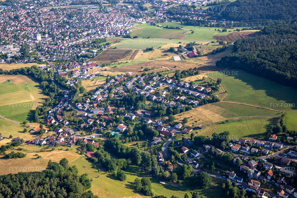 Luftbild: Ortsteil Erlenbach in Erbach im Bundesland Hessen in Deutschland. Foto: IMG_137057.jpg vom 24.06.2023 durch Werner Riehm/FLY-FOTO.de