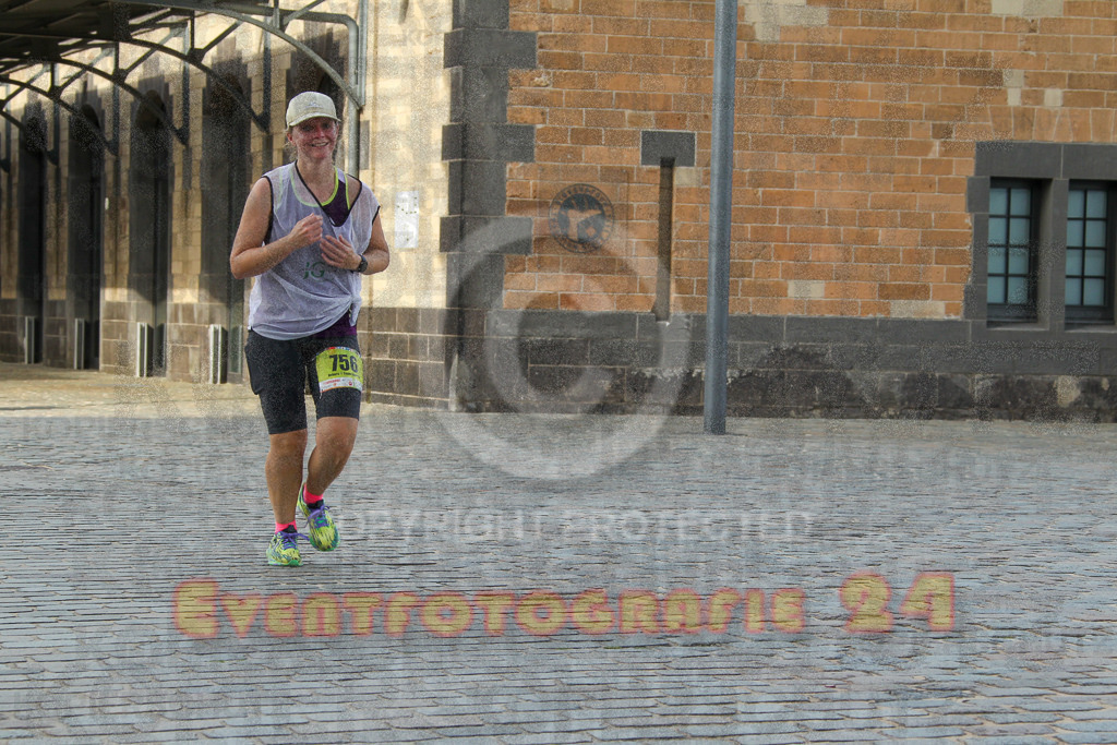 250920_1541_EV4_9443 | Sportfotografie im Rhein-Sieg Kreis, Köln, Bonn, NRW, Rheinland Pfalz, Hessen, etc. Unser Tätigkeitsfeld umfasst den Laufsport vom Volkslauf über den Marathon, Duathlon, Triathon bis zum Ultralauf wie Kölnpfad Ultra oder Schindertrail.