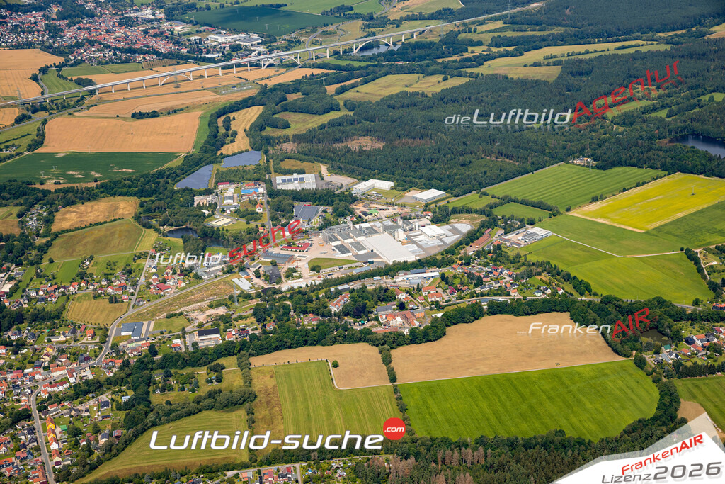 Das Luftbild zeigt : Gehren Ilmenau - Die Luftaufnahme wurde 2024 vom UL-Flugzeug aus erstellt ( keine Drohne ) - Hochauflösende Luftaufnahme - Für grossformatige Ausdrucke geeignet. Die Geschenkidee !Mit Lizenz und Bildrechte bestellbar