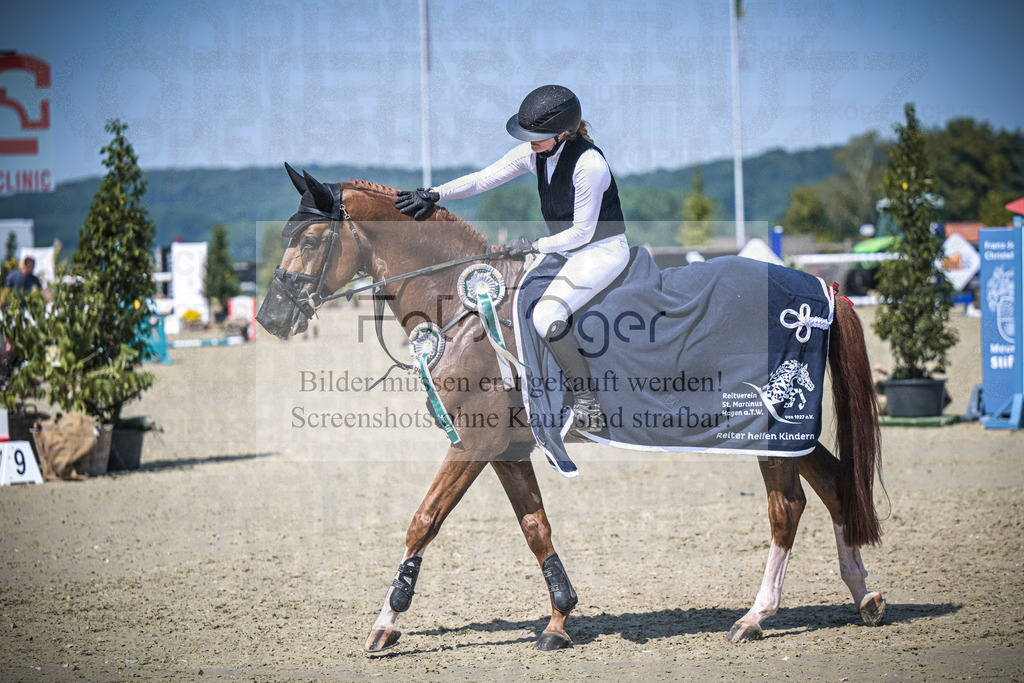 DOS_0045 | Entdecke hochwertige Reitturnierfotos von Foto Oger. Professionell, emotional und authentisch – jetzt Lieblingsmomente im Shop bestellen.Deutschlandweite Turnierfotografie. - Realisiert mit Pictrs.com