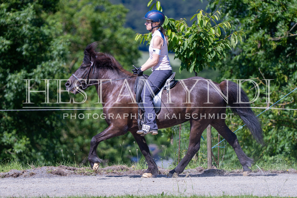 KAI09881 | Ihr sucht einen Fotografen für eure nächste OSI? Ich begleite auch euer Turnier für Islandpferde fotografisch.  - Realisiert mit Pictrs.com