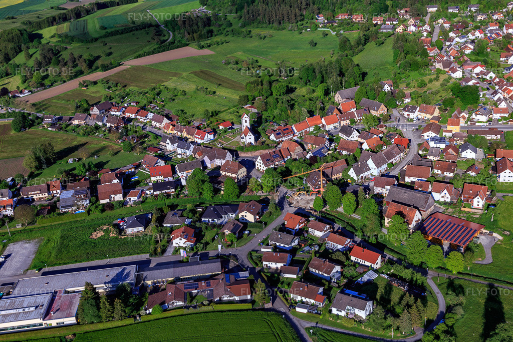 Luftbild: Dorfkern mit Michaelskirche im Ortsteil Renfrizhausen in Sulz im Bundesland Baden-Württemberg in Deutschland. Foto: IMG_114762.jpg vom 31.05.2019 durch Werner Riehm/FLY-FOTO.de