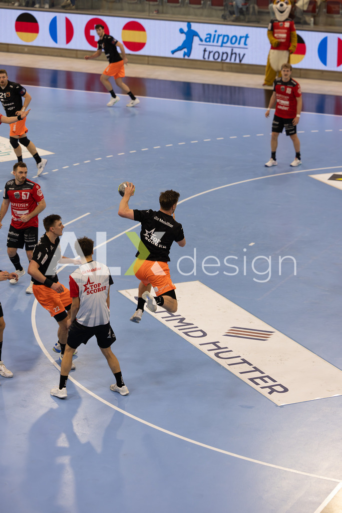 Handballen I Herren I Saison 2025-2026 I Quickline Handball League 2026 | Men I 18. Spieltag I Pfade Winterthur - Kadetten Schaffhausen I 20.12.2025 | 6 Odinn Rikhardsson (Kadetten Schaffhausen) - Flügel rechts - Realisiert mit Pictrs.com