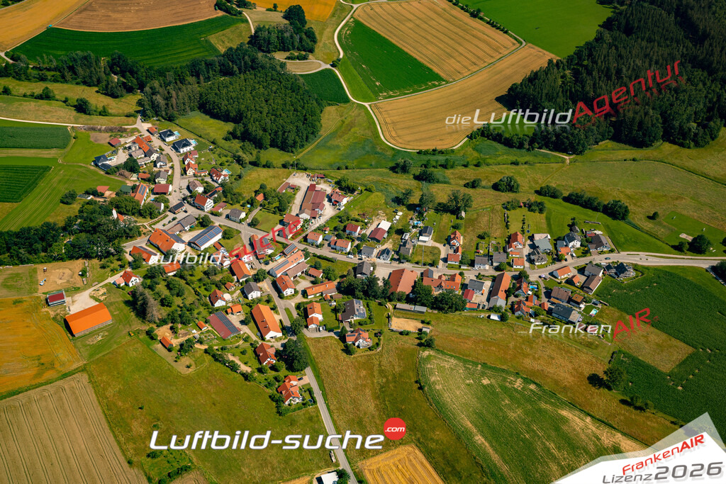 Das Luftbild zeigt : Rohrbach Friedberg - Die Luftaufnahme wurde 2024 vom UL-Flugzeug aus erstellt ( keine Drohne ) - Hochauflösende Luftaufnahme - Für grossformatige Ausdrucke geeignet. Die Geschenkidee !Mit Lizenz und Bildrechte bestellbar