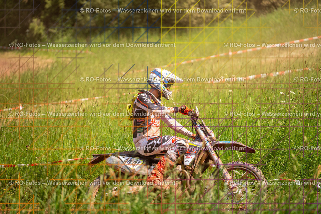 Wolfshausen 5 Lauf -474 | Sportfotografie von RO-Fotos: Motorsport, Motocross, Enduro, Laufveranstaltungen und Triathlon. Professionelle Fotos von Sportlern und Events. - Realisiert mit Pictrs.com