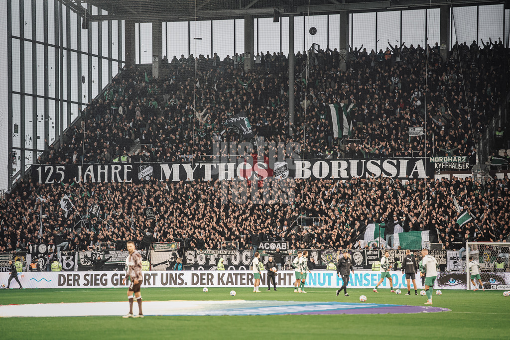 Fußball | Männer | Saison 2025/2026  | Fußball-Bundesliga | 09. Spieltag | FC St. Pauli vs. Borussia Mönchengladbach | 01.11.2025 | Transparent der Fans aus Mönchengladbach 125 Jahre Mythos Borussia