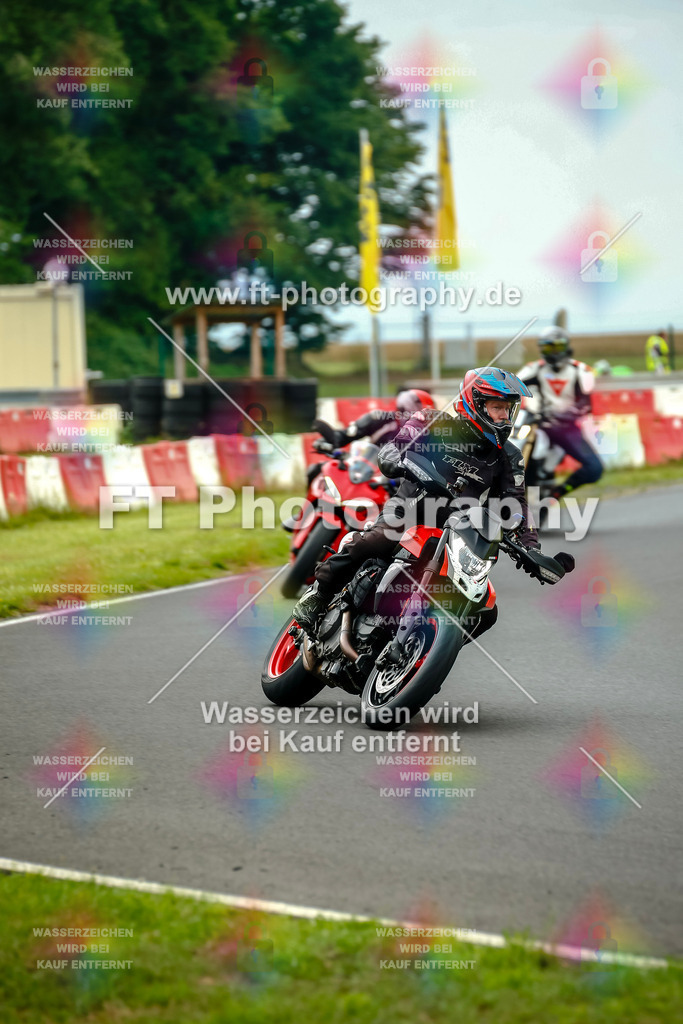 VBK-4185 | Hier findet Ihr Bilder von Touristenfahrten auf der Nürburgring Nordschleife oder von anderen Veranstaltungen die ich besucht habe. Viel Spass beim Durch Schauen 