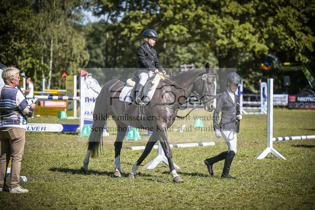 DOS_0090 | Entdecke hochwertige Reitturnierfotos von Foto Oger. Professionell, emotional und authentisch – jetzt Lieblingsmomente im Shop bestellen.Deutschlandweite Turnierfotografie. - Realisiert mit Pictrs.com
