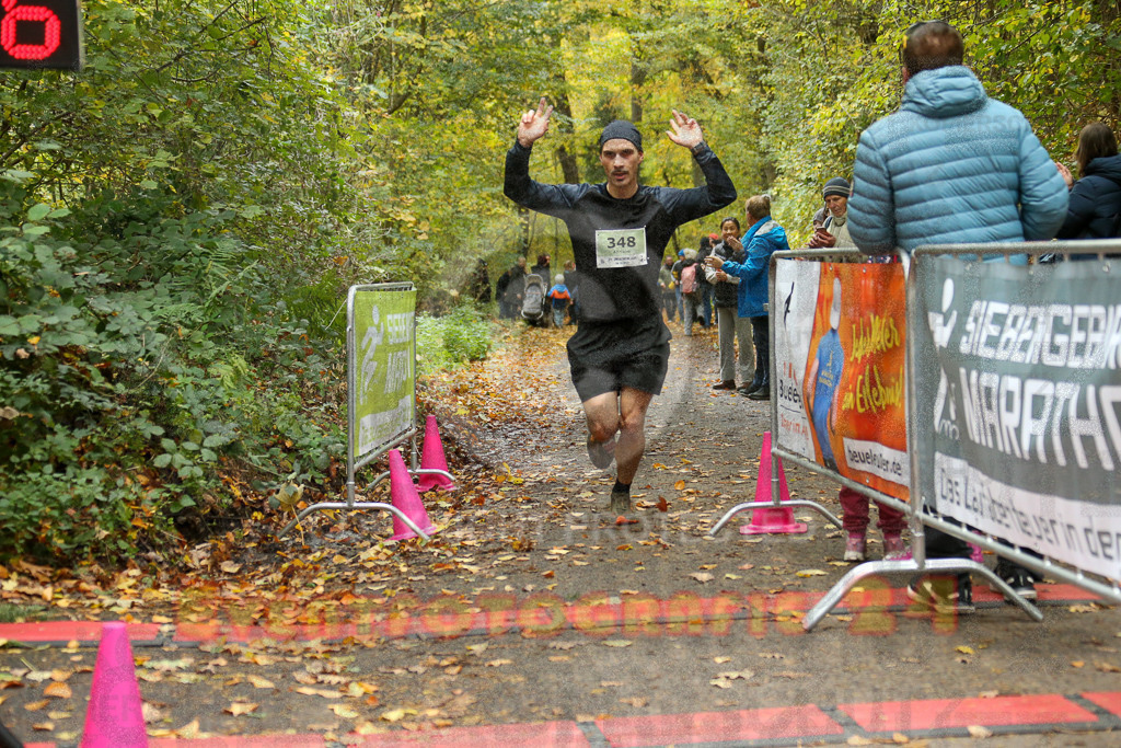 251026_1210_EX1_9960 | Sportfotografie im Rhein-Sieg Kreis, Köln, Bonn, NRW, Rheinland Pfalz, Hessen, etc. Unser Tätigkeitsfeld umfasst den Laufsport vom Volkslauf über den Marathon, Duathlon, Triathon bis zum Ultralauf wie Kölnpfad Ultra oder Schindertrail.
