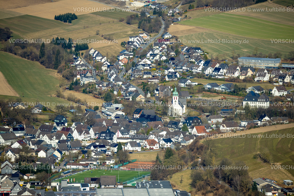 Lennestadt250309371Elspe | Luftbild, Wohngebiet und Ortsansicht mit kath. Kirche St. Jakobus der Ältere in Elspe, Lennestadt, Sauerland, Nordrhein-Westfalen, Deutschland