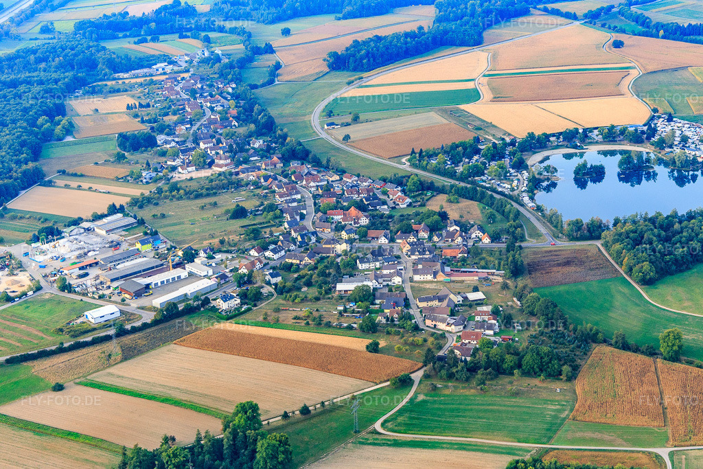 Luftbild: Ortsansicht aus Nordosten im Ortsteil Oberbruch in Bühl im Bundesland Baden-Württemberg in Deutschland. Foto: IMG_008799.jpg vom 20.09.2020 durch Werner Riehm/FLY-FOTO.de
