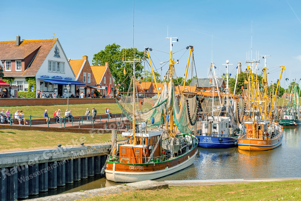 009 Greetsiel - 01-06-2019 -R Ganske | Onlineshop mit Bildern von Stränden, Häfen und Meer. Leinwände, Poster, Kalender und andere Materialien erhältlich. Kommerzielle Lizenzen möglich.  - Realisiert mit Pictrs.com