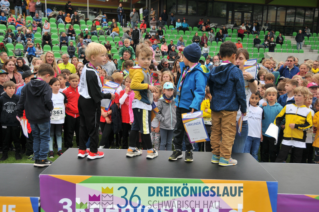 Siegerehrung Optima Sport Park | 3königslauf 2022 Siegerehrung - Realisiert mit Pictrs.com