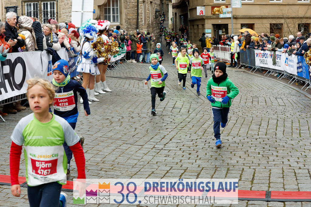 400m AOK Junior Cup | 3 Koenigslauf 2024 400m AOK Junior Cup - Realisiert mit Pictrs.com