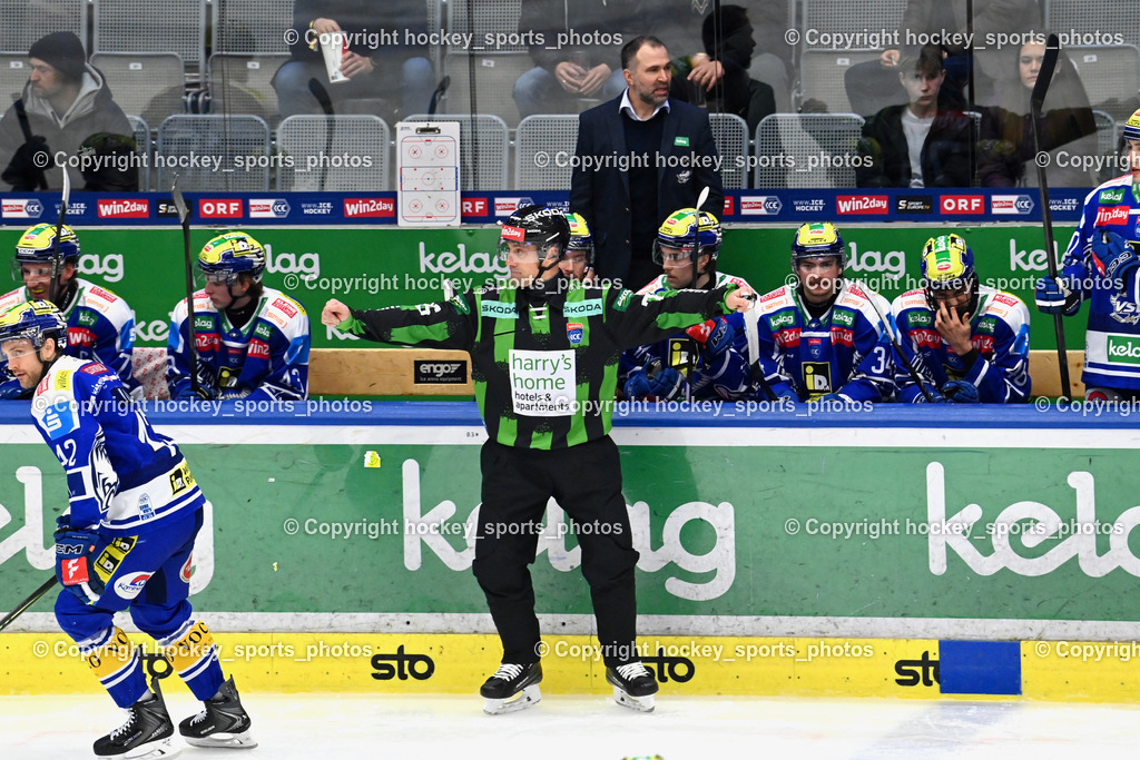 EC IDM Wärmepumpen VSV vs. Vienna Capitals | Spielerbank EC VSV, Pierre Allard Headcoach EC VSV, HRIBAR MATJAŽ Referee, EC IDM Wärmepumpen VSV vs. Vienna Capitals, EC IDM Wärmepumpen VSV vs. Vienna Capitals am 28.01.2026 in Villach (Stadthalle Villach), Austria, (Photo by Bernd Stefan)