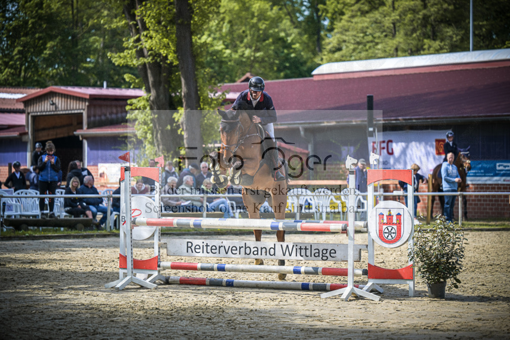 DOS_7320 | Entdecke hochwertige Reitturnierfotos von Foto Oger. Professionell, emotional und authentisch – jetzt Lieblingsmomente im Shop bestellen.Deutschlandweite Turnierfotografie. - Realisiert mit Pictrs.com