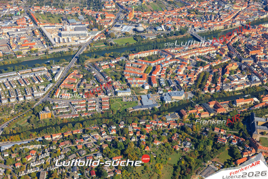 Die Luftaufnahme der Stadt  wurde vom UL-Flugzeug heraus erstellt ( keine Drohne )- hohe Auflösung für beste Qualität