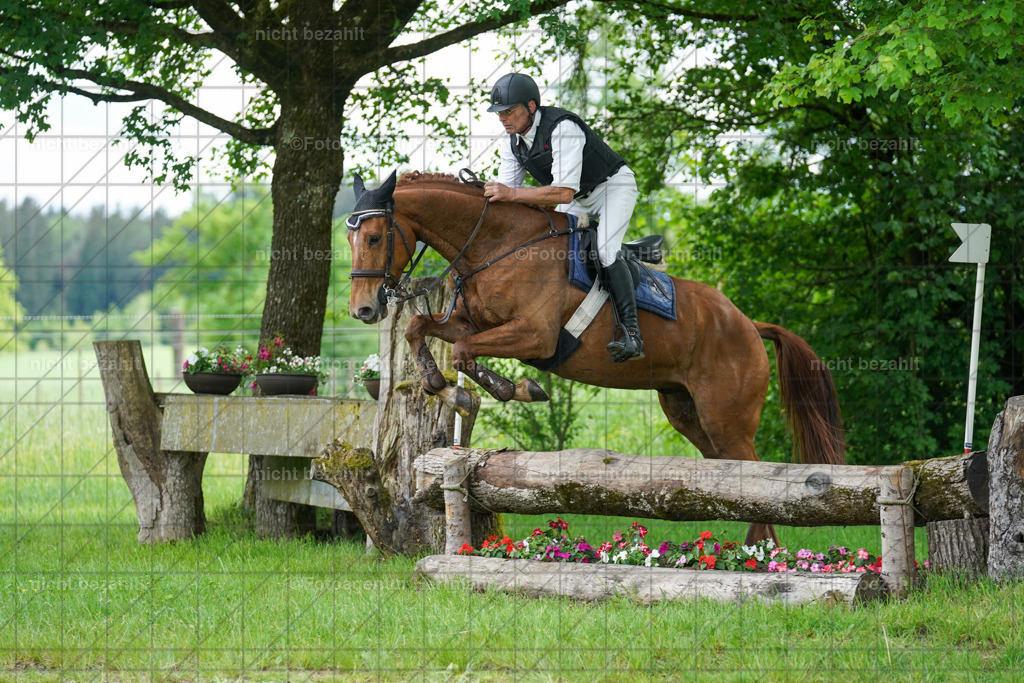 20240518-FAH03955 | Turnierbilder von Niederseon, Turnierfotografen Bayern, Fotoagentur Herrmann, Geländebilder, Reitsportfotografie
