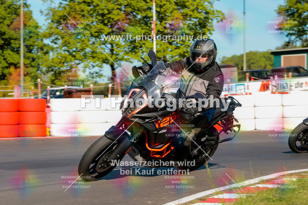 Moto-TeamOBK-21116 | Hier findet Ihr Bilder von Touristenfahrten auf der Nürburgring Nordschleife oder von anderen Veranstaltungen die ich besucht habe. Viel Spass beim Durch Schauen 