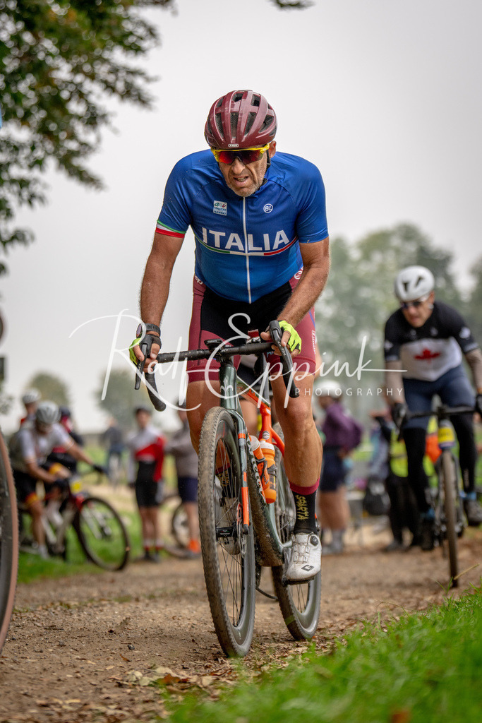 Ralf Eppink Photography 20251011_DSC00738 | Sportfotografie, Eventfotografie, Porträtfotografie, Radsport Fotograf, Triathlon Fotograf, Düsseldorf Fotograf, Köln Fotograf, Actionfotografie, Teamfotografie, Peoplefotografie, Business Portraits, Veranstaltungsfotografie, Reportagefotografie - Realisiert mit Pictrs.com