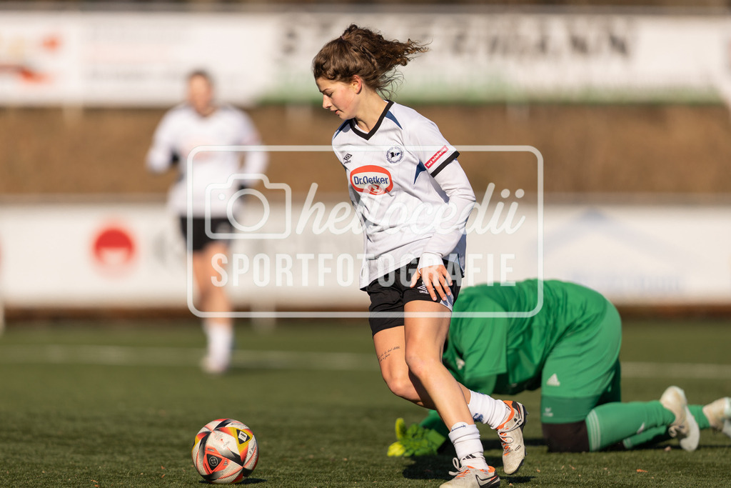 Fußball I Frauen I Saison 2025-2026 I Testspiel I BW Hollage - DSC Arminia Bielefeld I 15.02.2026-109 | Hannah Wehmeyer (28, DSC Arminia Bielefeld) - Realisiert mit Pictrs.com