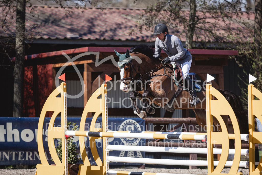 250408_Mühlen_SprPf-A2-328 | Deine schönsten Turniermomente als professionelle Fotos! Entdecke hochwertige Pferdesport-Fotografie im Online-Shop. Jetzt Fotos finden & bestellen!