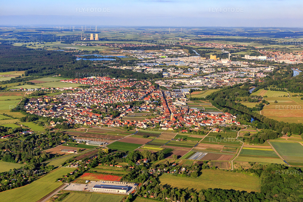 Luftbild: Ortsansicht von Osten in Sennfeld im Bundesland Bayern in Deutschland. Foto: IMG_127077.jpg vom 13.06.2021 durch Werner Riehm/FLY-FOTO.de