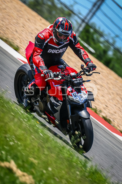 0956-260527NBR-010_956 | Deine Full-Service-Agentur für ✔️Videoproduktionen und ✔️Motorsportfotografie Jetzt Angebot anfragen!