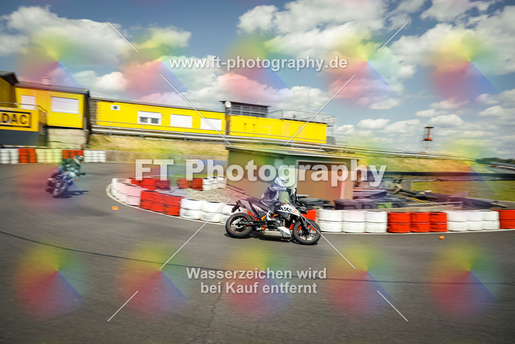 OBK_Mai_Volker_Adam-10890 | Hier findet Ihr Bilder von Touristenfahrten auf der Nürburgring Nordschleife oder von anderen Veranstaltungen die ich besucht habe. Viel Spass beim Durch Schauen 