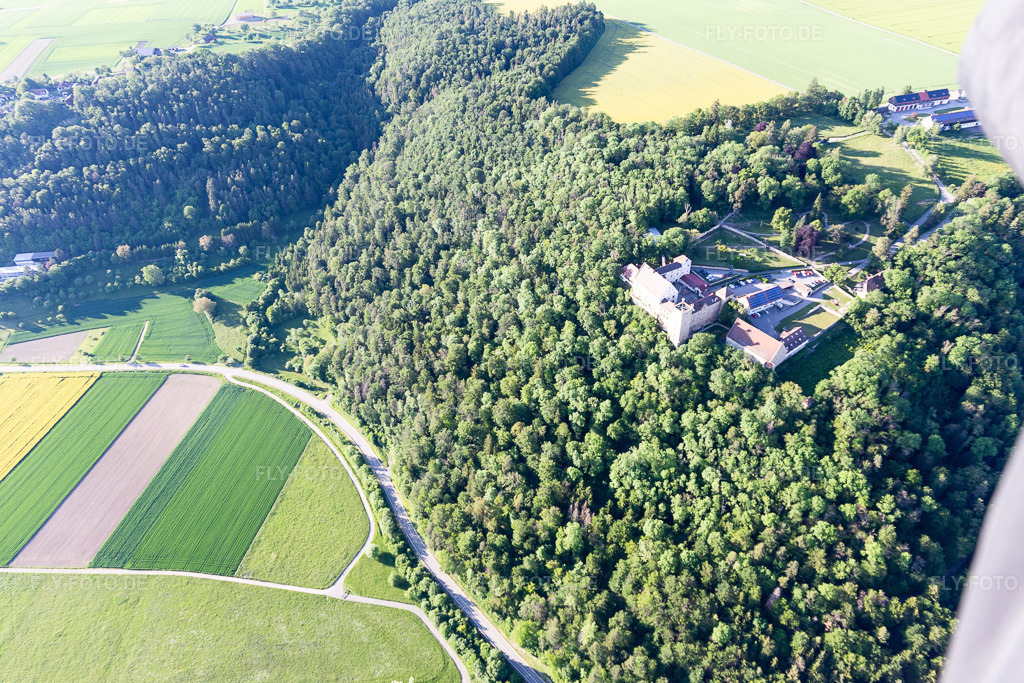 Hotel Schloss Weitenburg | Luftbild: Hotel Schloss Weitenburg im Ortsteil Börstingen in Starzach im Bundesland Baden-Württemberg in Deutschland. Foto: IMG_114795.jpg vom 31.05.2019 durch Werner Riehm/FLY-FOTO.de - Realisiert mit Pictrs.com