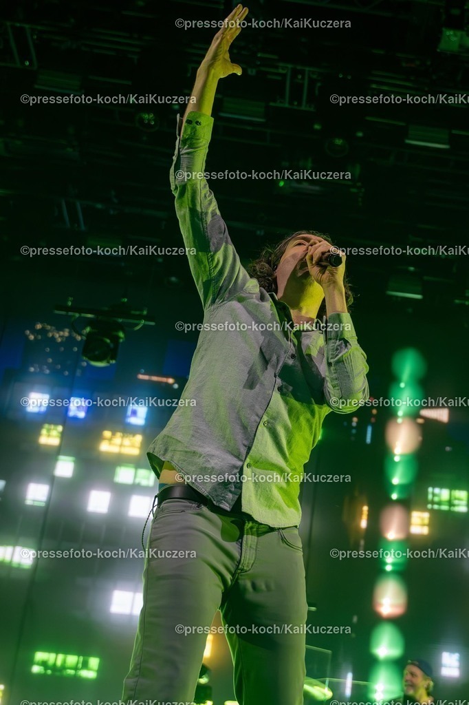 KKU07022501001 | 07.02.2025, xkkux, Düsseldorf, Die Band Snow Patrol performt bei ihrer Deutschlandtour in der Mitsubishi Electric HALLE. Im Bild Gary Lightbody