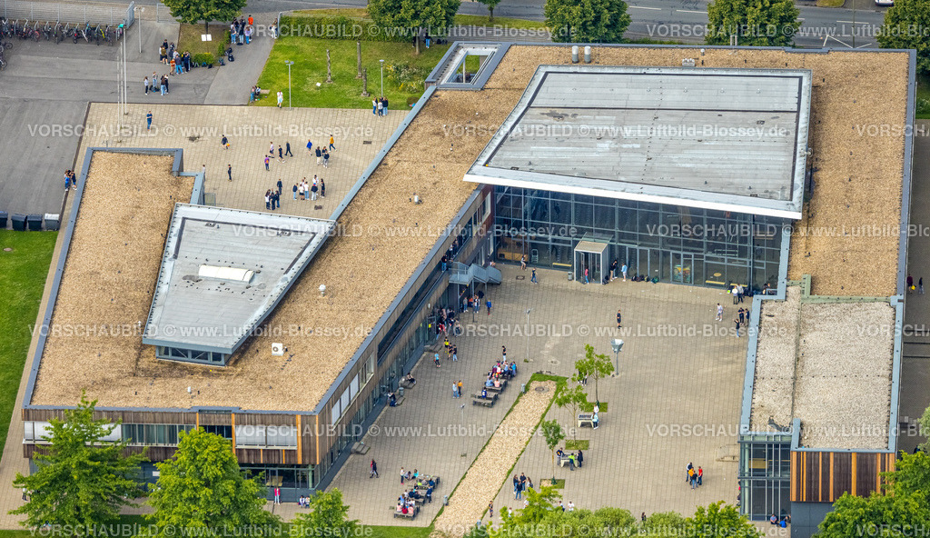 Hamm220603968 | Luftbild, Konrad-Adenauer Realschule und Schüler auf dem Schulhof, Rhynern, Hamm, Ruhrgebiet, Nordrhein-Westfalen, Deutschland